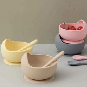 Bowl- Deep Baby feeing Bowl -Round with lip and suction bottom. inc a long feeding spoon